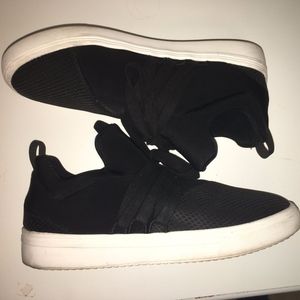 Steve Madden Lancer Lace-Up Sneaker